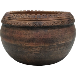 Clay pot with pattern board