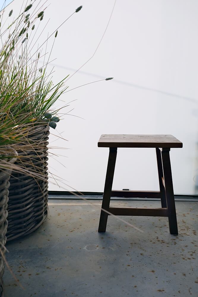 How to use stools in your interior design