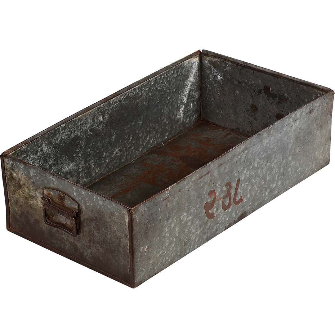 Set of 2 metal boxes