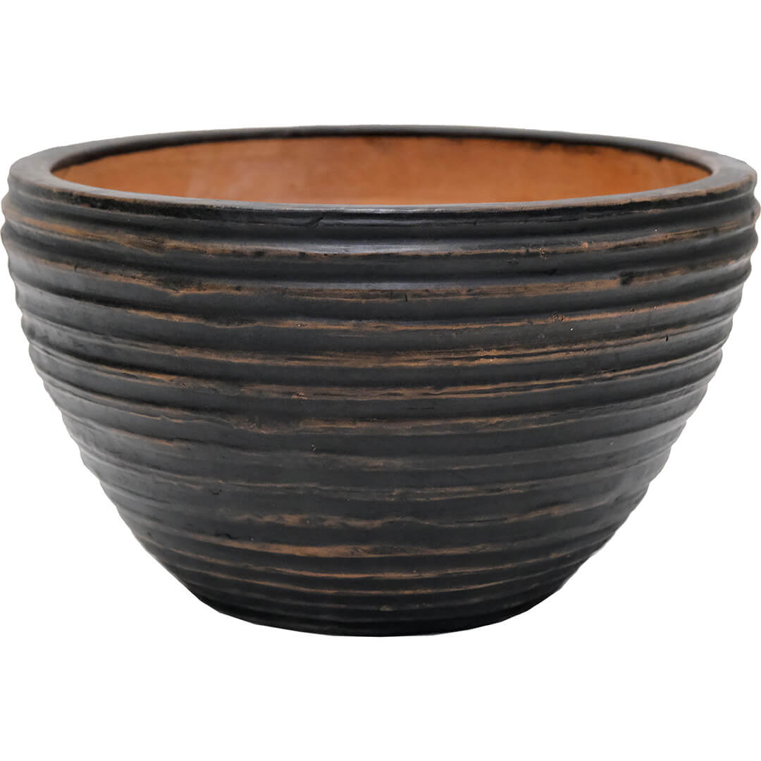 Clay pot with furrows