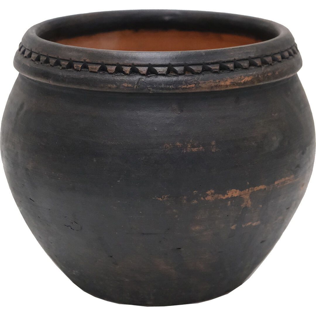 Clay pot with pattern board