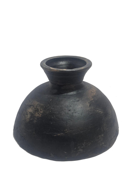 Clay bowl on foot